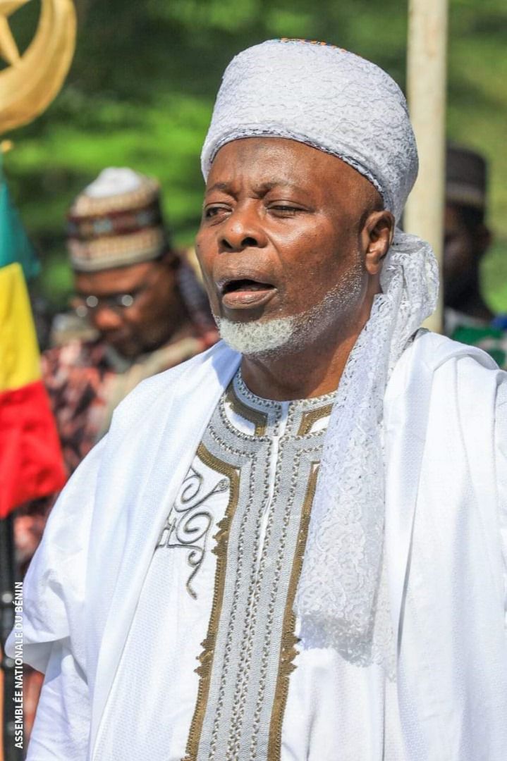 MESSAGE DE CONDOLÉANCES DU MAIRE DE PORTO-NOVO À LA COMMUNAUTÉ MUSULMANE À L'OCCASION DU DECES DE L'IMAM CENTRAL