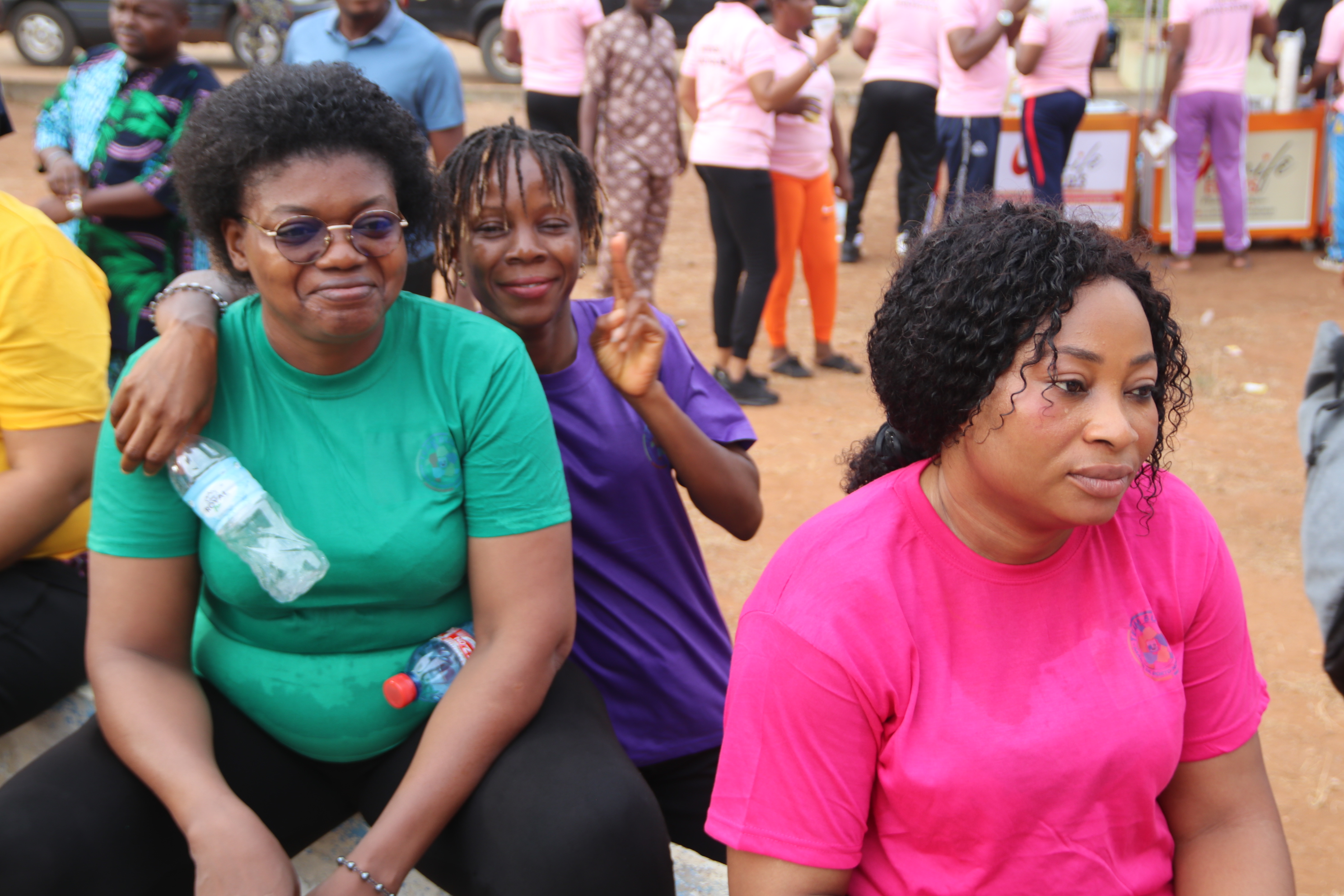 Consolidation des liens à la Mairie de Porto-Novo Team Building en fitness multicolore