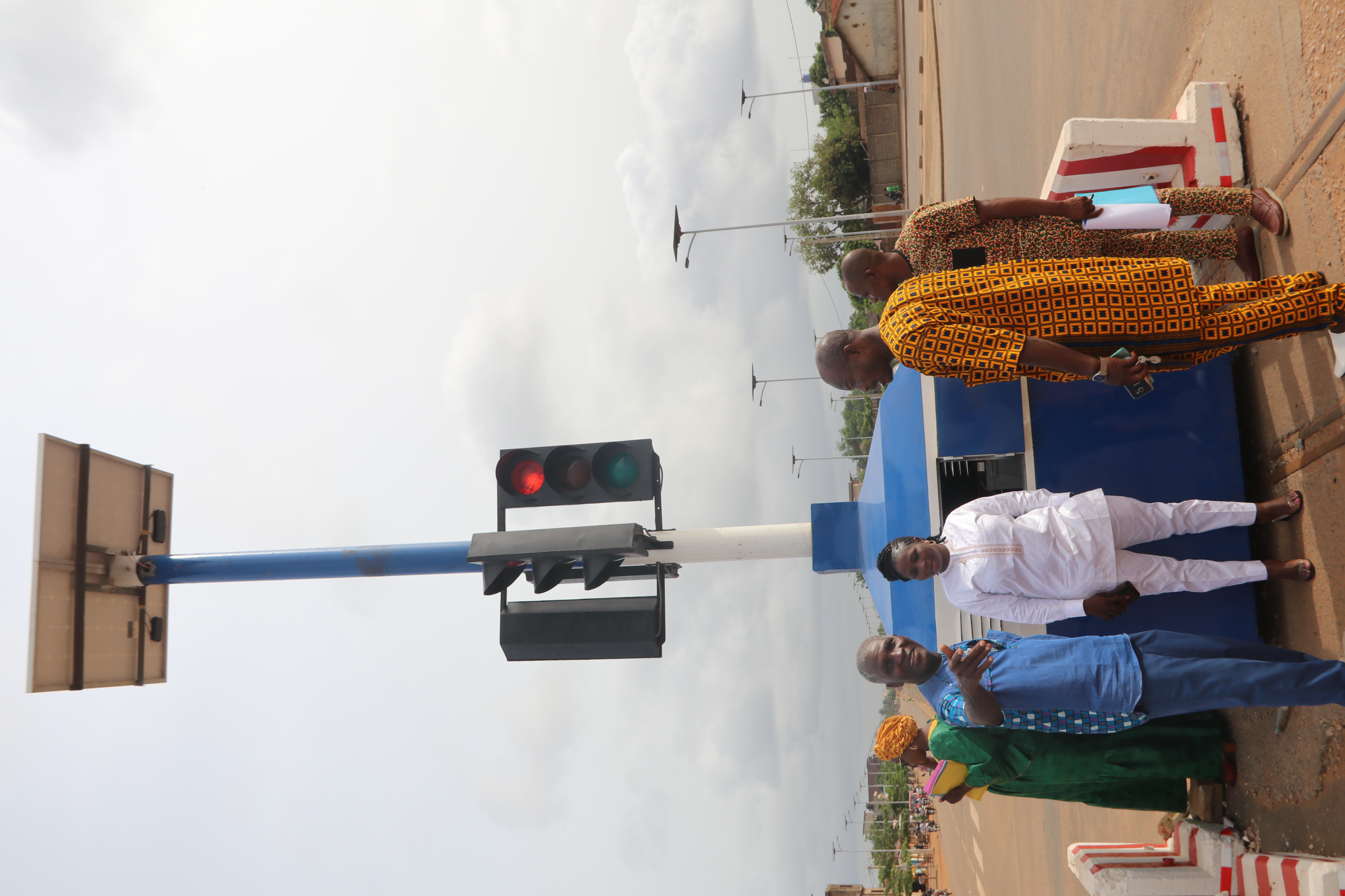 Réception provisoire des feux tricolores solaires mobiles installés au carrefour cinquantenaire - Gbodjè rails