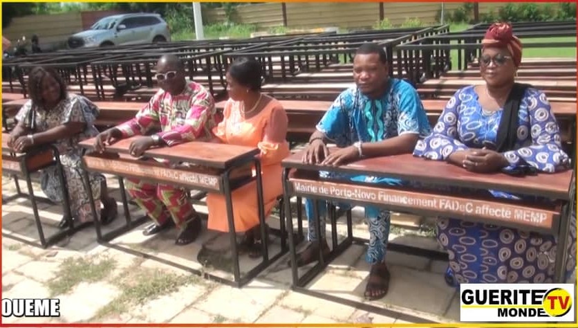 Cérémonie de remise de mobiliers scolaires aux acteurs de l'EPP Louho par la Mairie de Porto-Novo